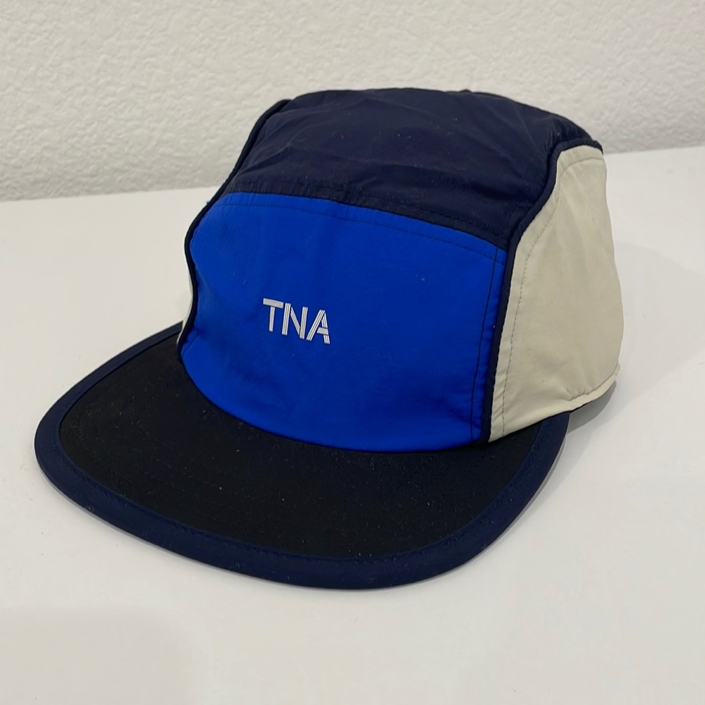 5 - panel cap TNA Aritzia